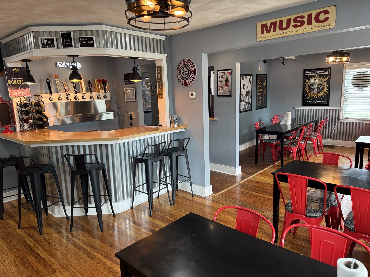 Dining room and beer wine bar